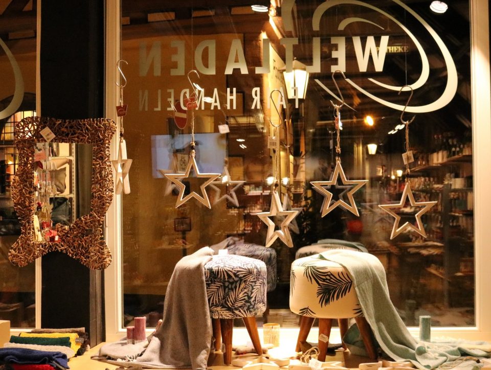 2021-12-07_Schaufenster_innen_web