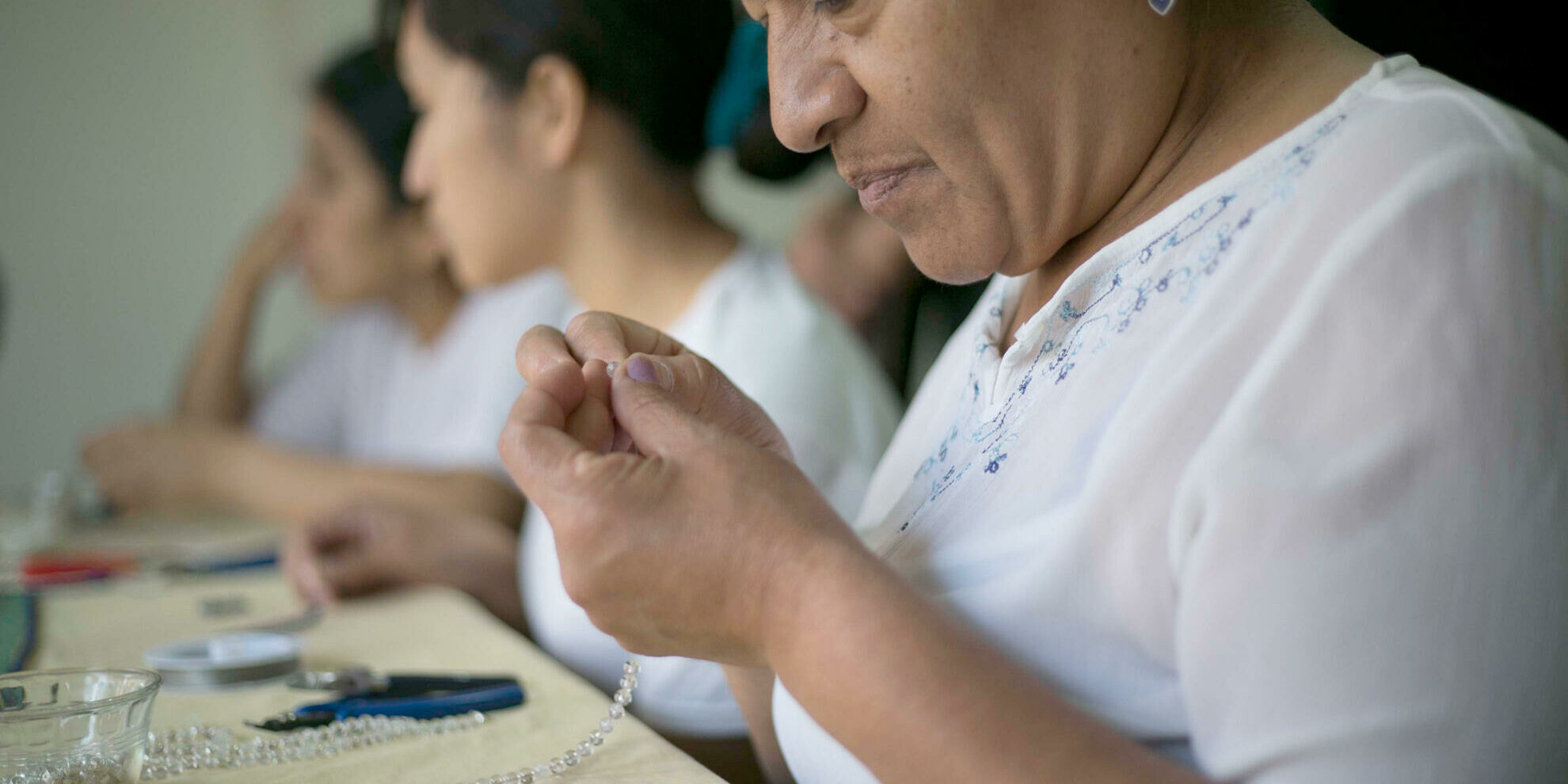 Peru_Schmuckperlen_Heimarbeit Schmuckherstellung in Südamerika
