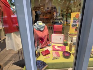 Schaufenster mit Heidekönigin