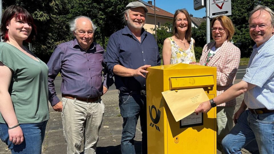 Celler Steuerungsgruppe beim Absenden der Fairtrade Town Unterlagen