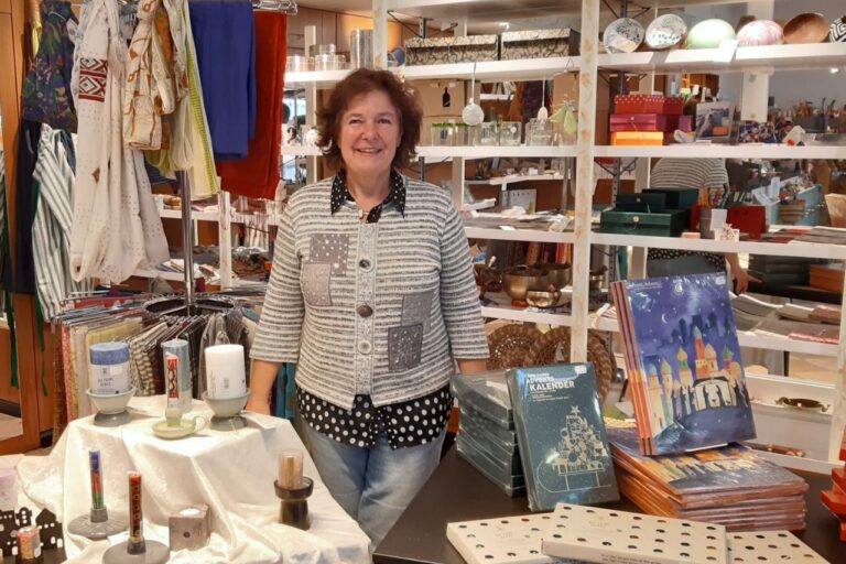 Elsa Mall vom Weltladen-Team hieß die Kunden herzlich willkommen.