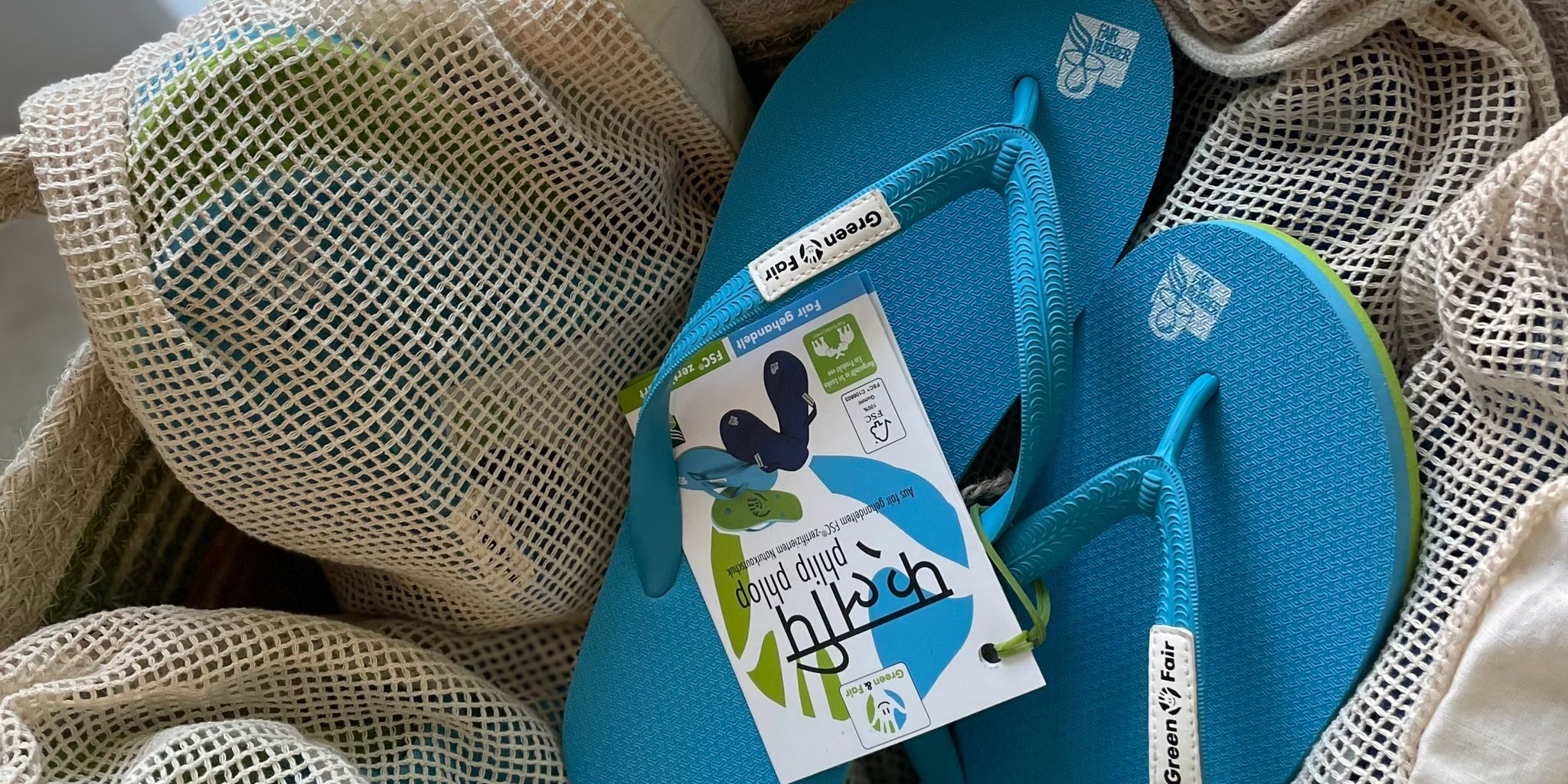 Fair, stylisch und supergequem, Flip Flops von Green u Fair