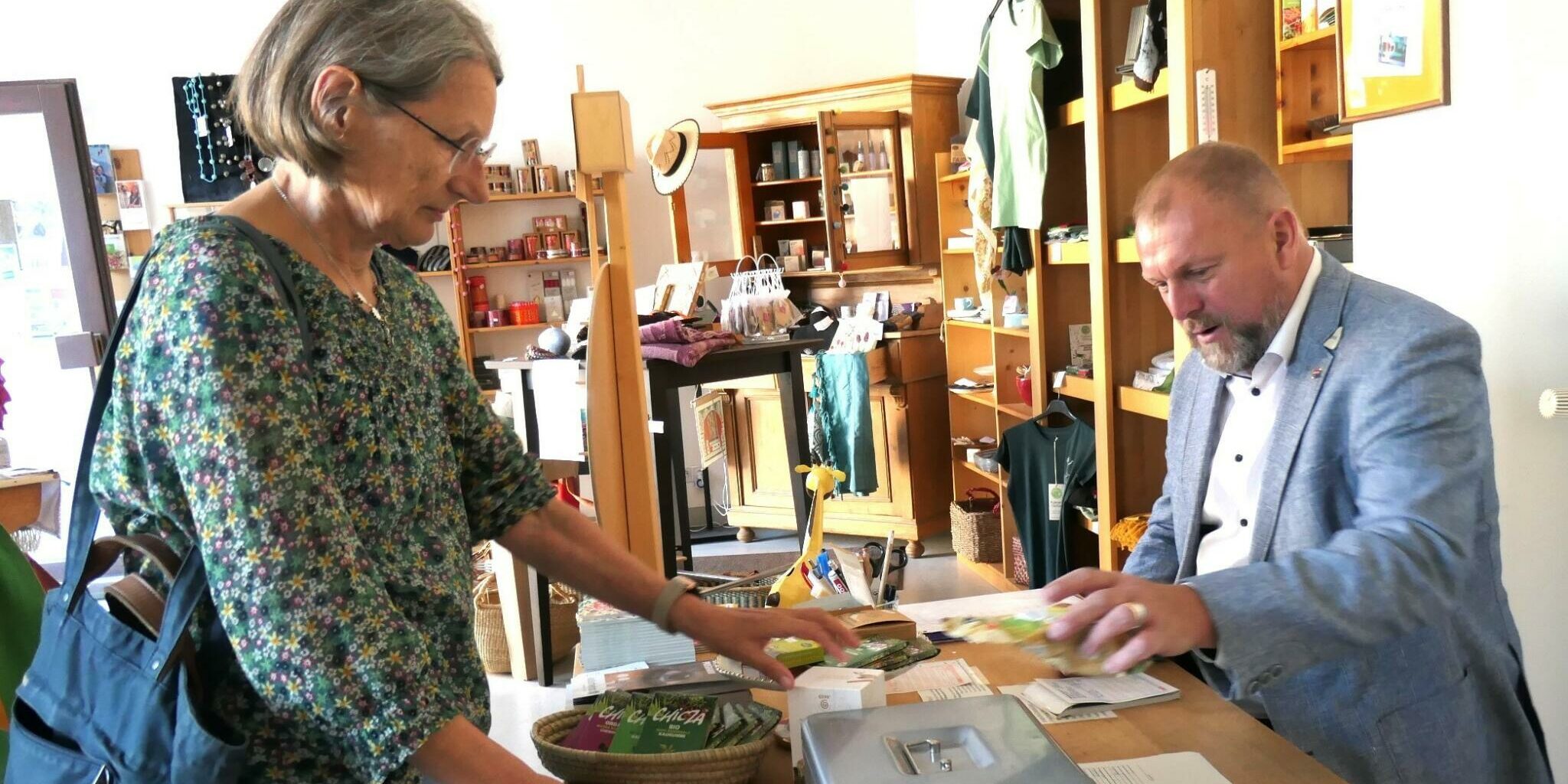 LR Eberth im Weltladen Rimpar – by Eva Schorno (2)