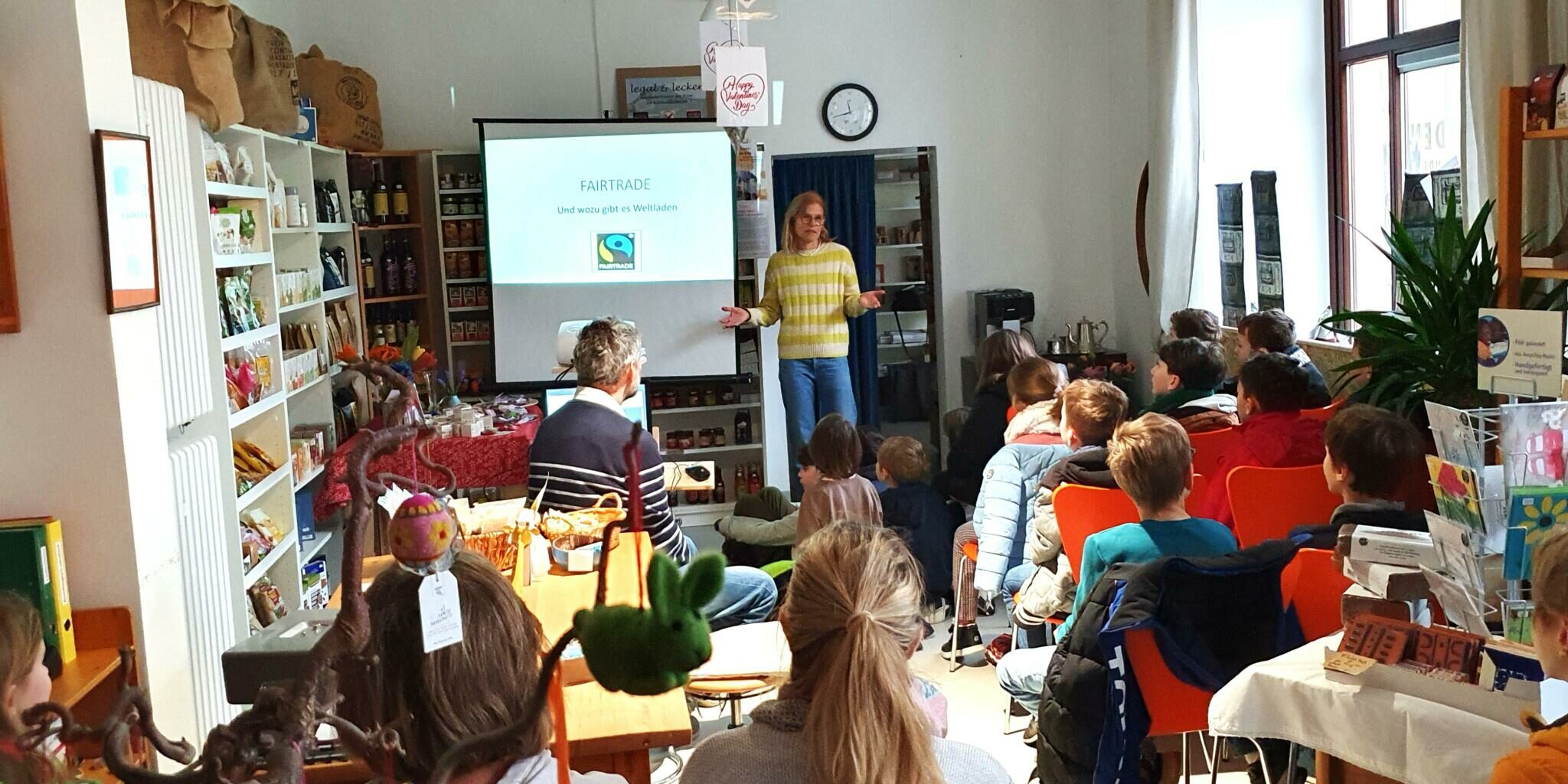 Grundschule im Weltladen – by Eva Schorno (2)