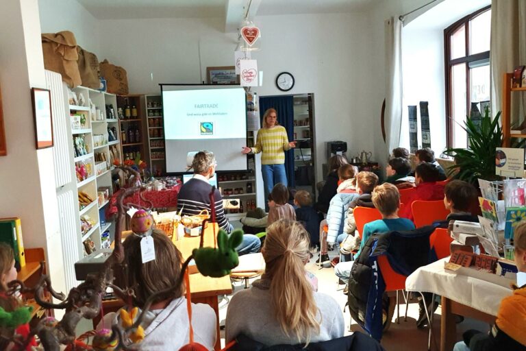 Grundschule im Weltladen – by Eva Schorno (2)