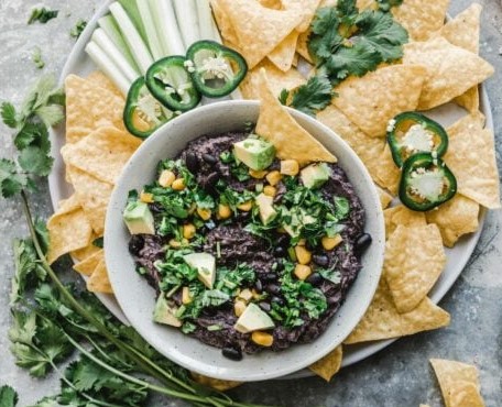 Schwarze Bohnen-Dip mit Kakao