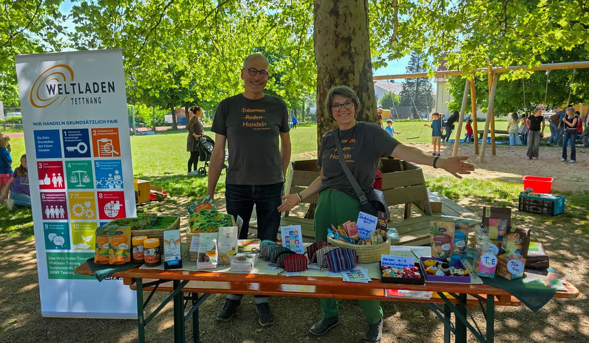 Sandra Michelberger und Frank Jonat auf dem Schulfest der Schillerschule 2026. (Foto: Karin Appmann)