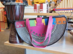 Trommel und Tasche