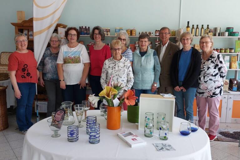 WhatsApp Image 2024-06-23 at 08.44.02 Teamfoto des Weltladen 2024