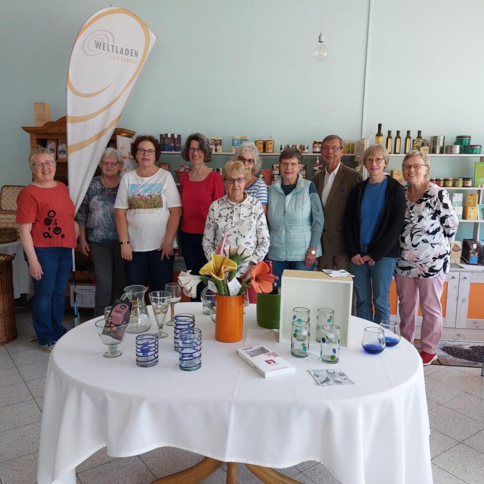 WhatsApp Image 2024-06-23 at 08.44.02 Teamfoto des Weltladen 2024